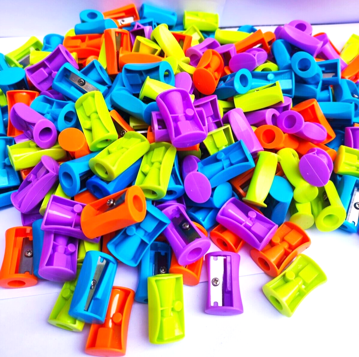 8X Plastic Pencil Sharpeners Kids Colours Single Hole For School Home Office New